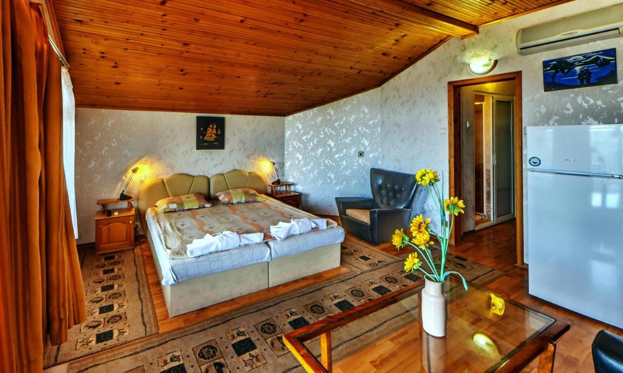 Villa Summer House Saints Constantine and Helena Exterior photo