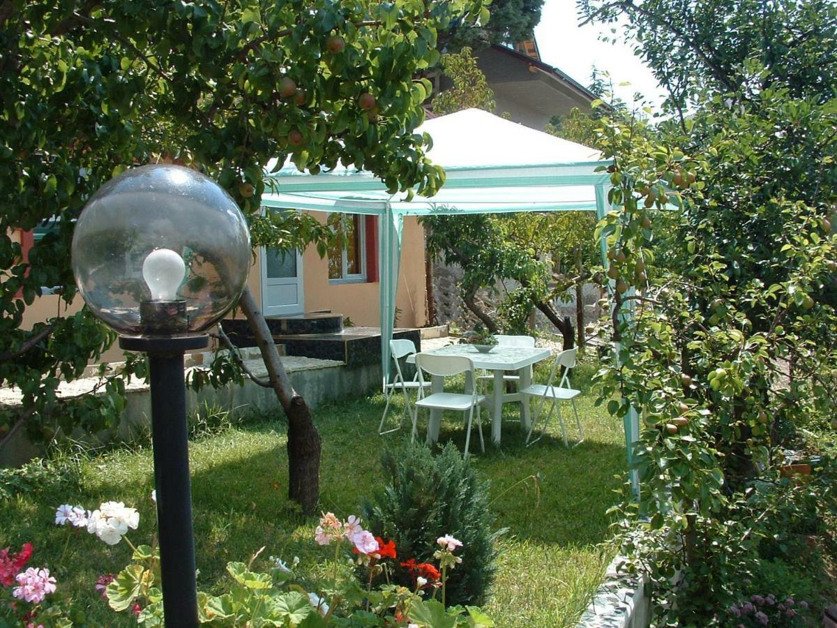 Villa Summer House Saints Constantine and Helena Exterior photo
