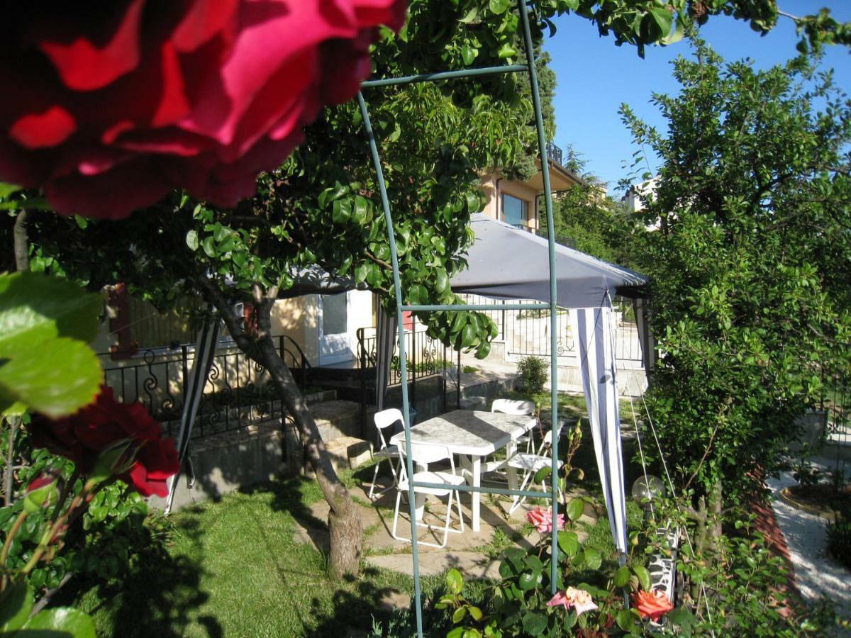 Villa Summer House Saints Constantine and Helena Exterior photo
